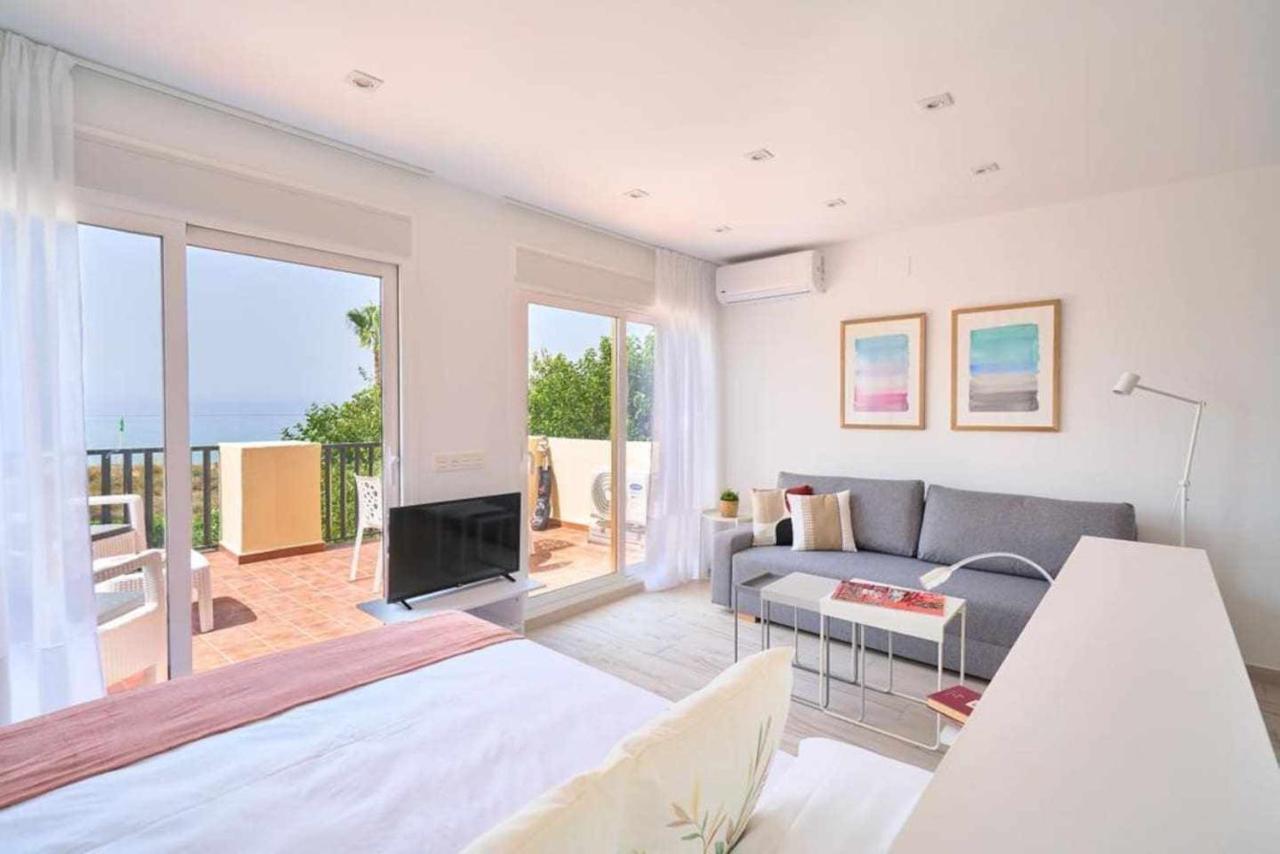 Primera Línea De Playa Vistas Al Mar Elviria * Marbella