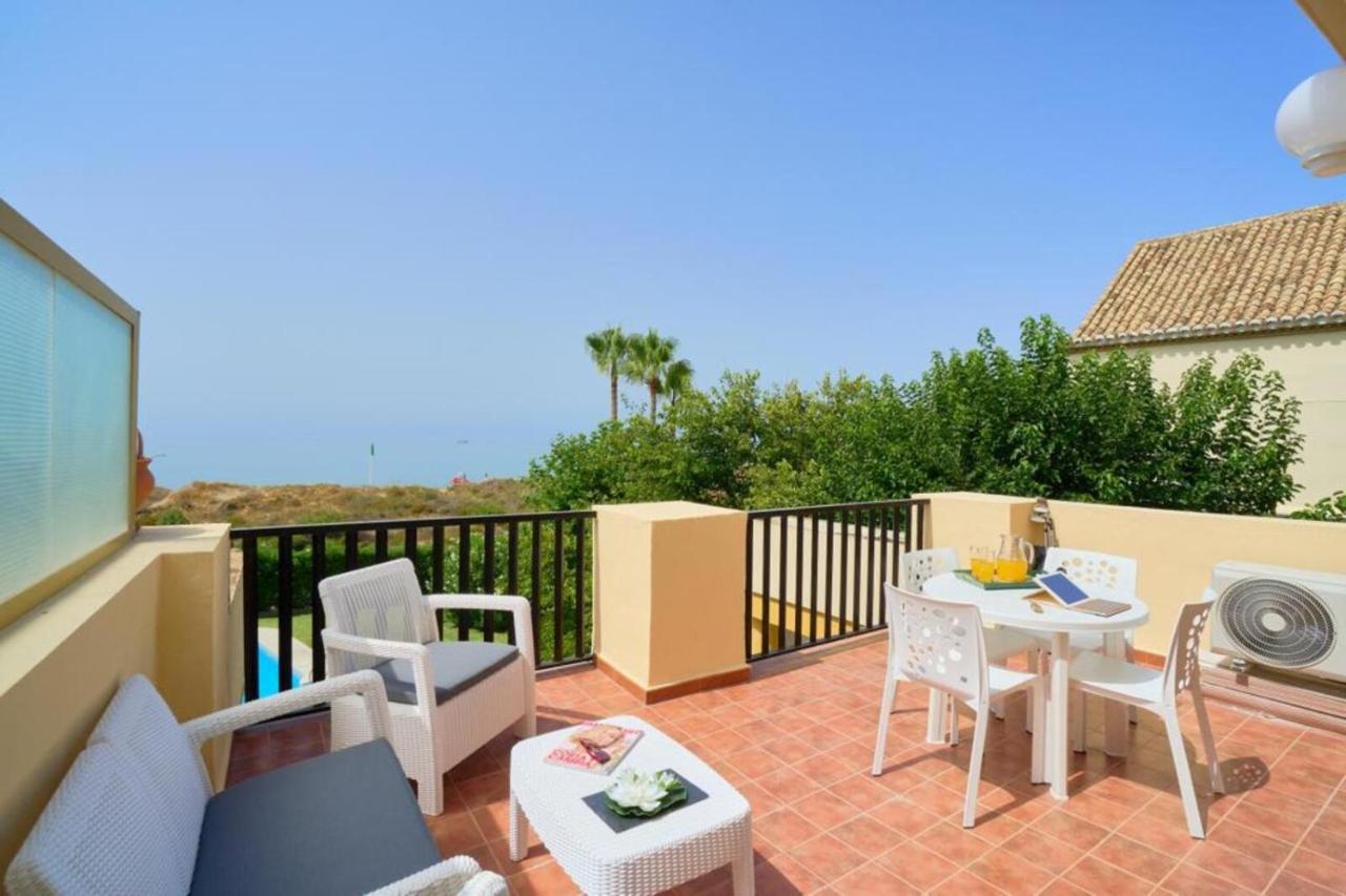 Apartamento Primera Línea De Playa Vistas Al Mar Elviria Marbella