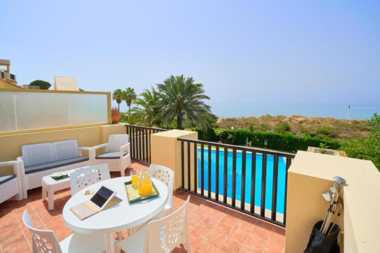 Primera Línea De Playa Vistas Al Mar Elviria Apartamento Marbella