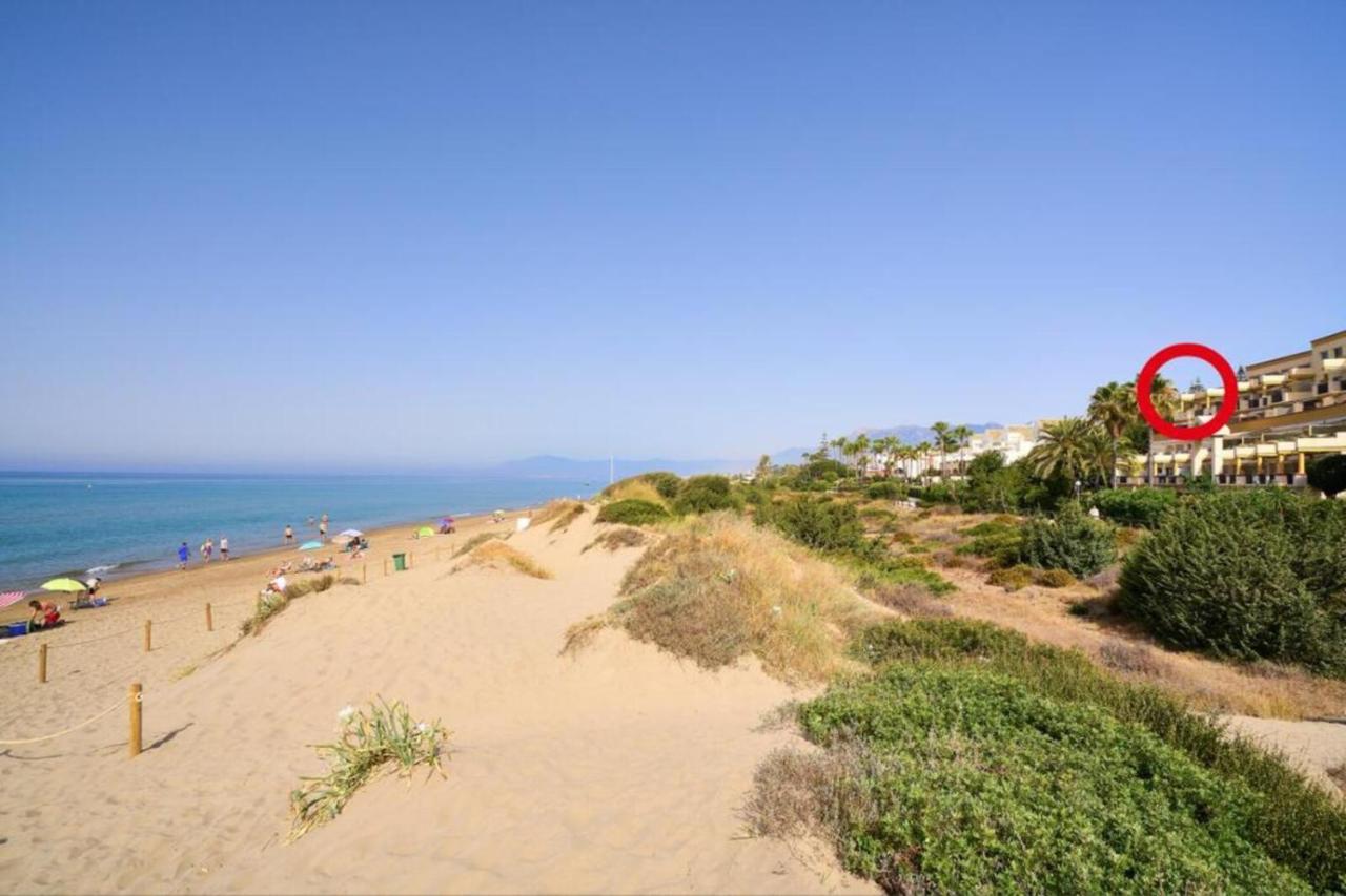 Primera Línea De Playa Vistas Al Mar Elviria Apartamento