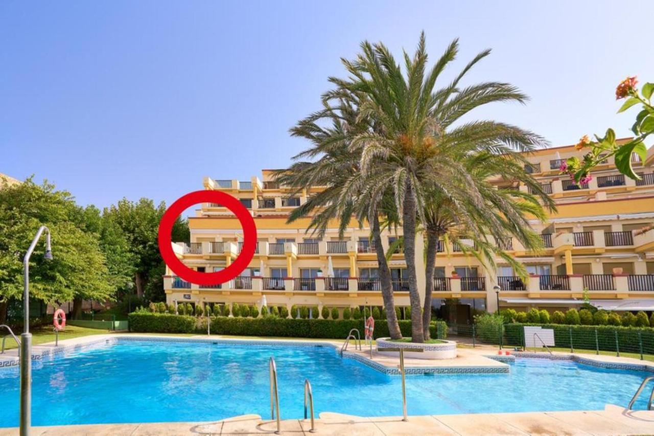 Apartamento Primera Línea De Playa Vistas Al Mar Elviria Marbella